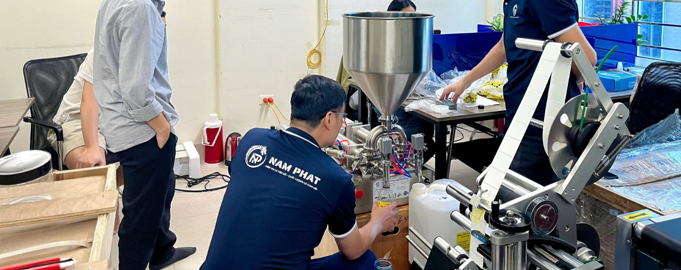 Máy chiết rót tự động - giải pháp chiết rót nhanh, hiện đại